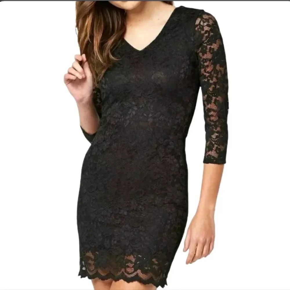 BRAND NEW STELLA &JULIE 3/4 SLEEVE LACE DESIGN V-NECK SHORT DRESS
